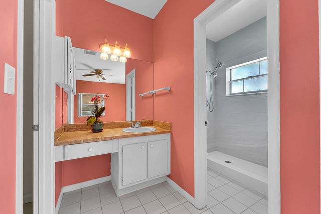 100 E Hemingway Circle, Margate, FL 33063