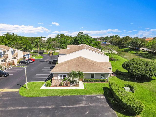 100 E Hemingway Circle, Margate, FL 33063