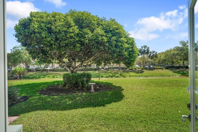 100 E Hemingway Circle, Margate, FL 33063