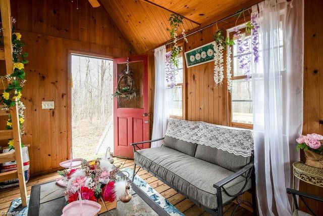 6352 Turnpike Road, Archdale, NC 27263