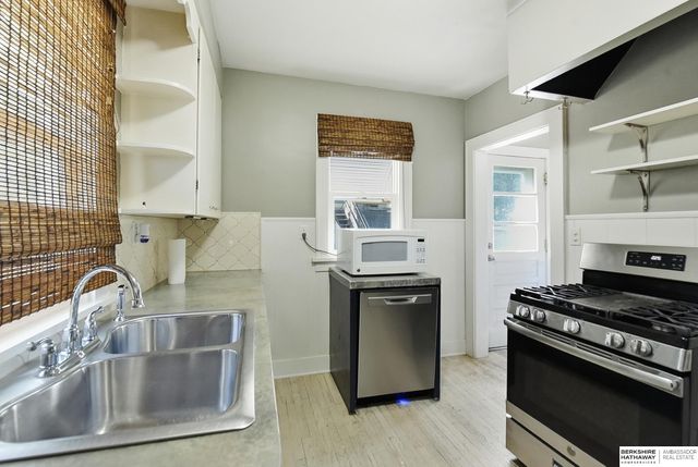 1608 S 55th Street, Omaha, NE 68106