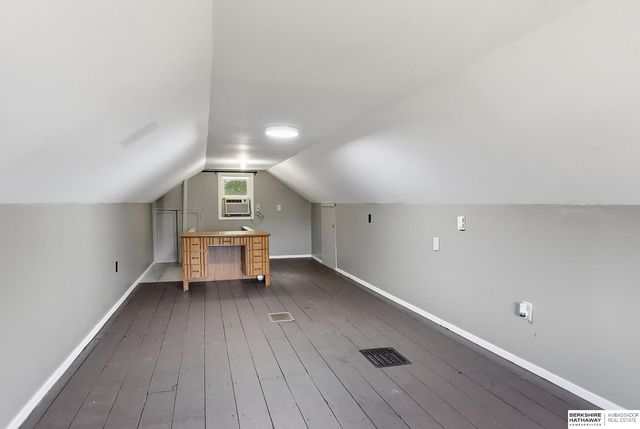 1608 S 55th Street, Omaha, NE 68106