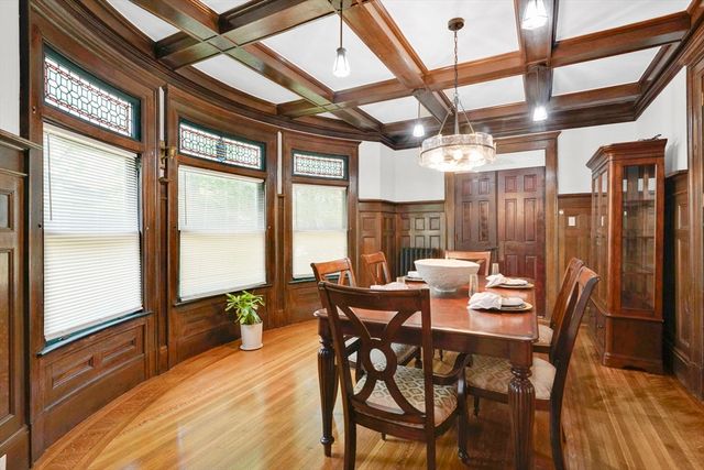 288 Saint James Ave, Springfield, MA 01109