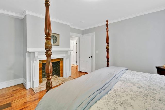 288 Saint James Ave, Springfield, MA 01109