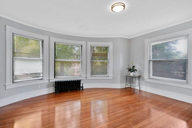 288 Saint James Ave, Springfield, MA 01109