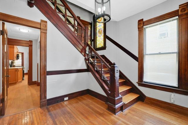 288 Saint James Ave, Springfield, MA 01109