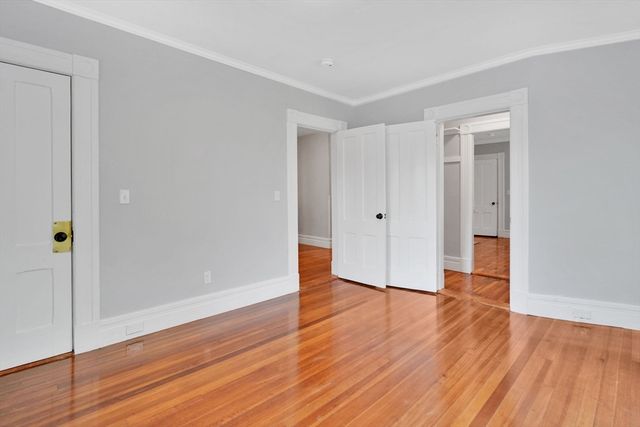 288 Saint James Ave, Springfield, MA 01109