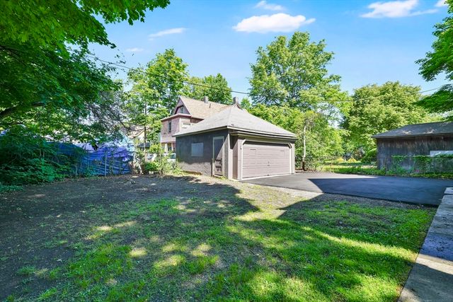 288 Saint James Ave, Springfield, MA 01109