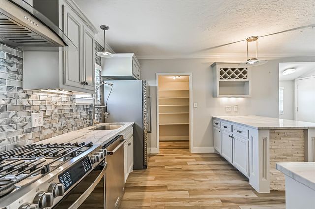 4019 3rd Street, Galveston, TX 77554