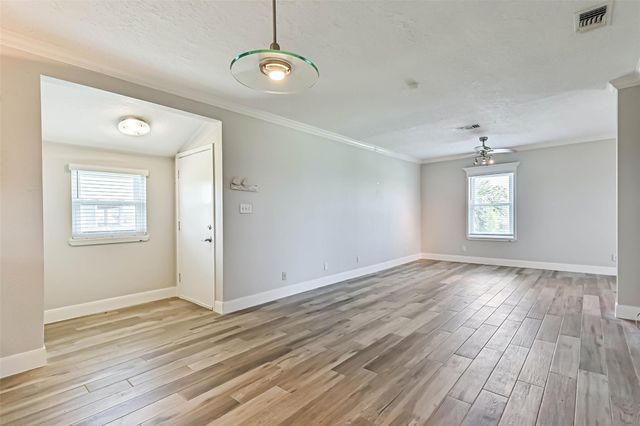 4019 3rd Street, Galveston, TX 77554