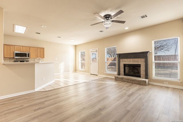 1534 Crescent Glen, San Antonio, TX 78258