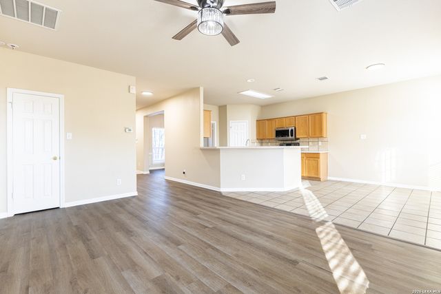 1534 Crescent Glen, San Antonio, TX 78258