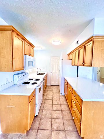 10473 S SAGE CREEK RD RD, South Jordan, UT 84009