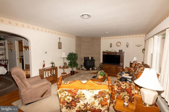 17 TWIN HILL DRIVE, Waynesboro, PA 17268
