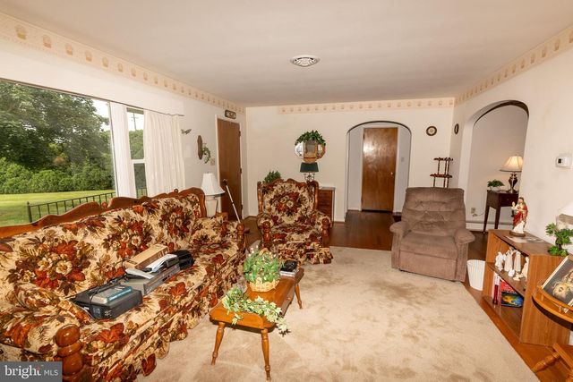 17 TWIN HILL DRIVE, Waynesboro, PA 17268