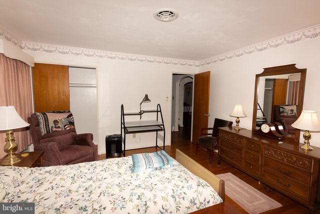 17 TWIN HILL DRIVE, Waynesboro, PA 17268