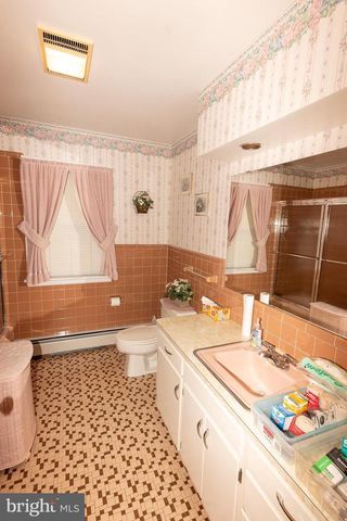 17 TWIN HILL DRIVE, Waynesboro, PA 17268