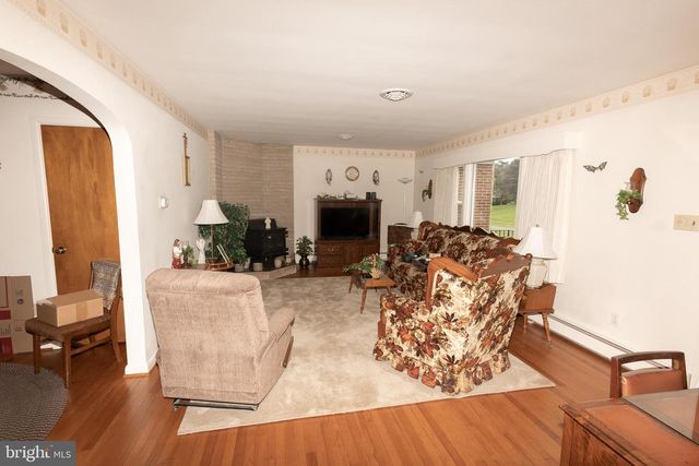 17 TWIN HILL DRIVE, Waynesboro, PA 17268
