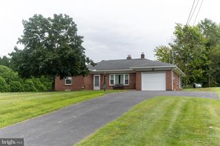 17 TWIN HILL DRIVE, Waynesboro, PA 17268