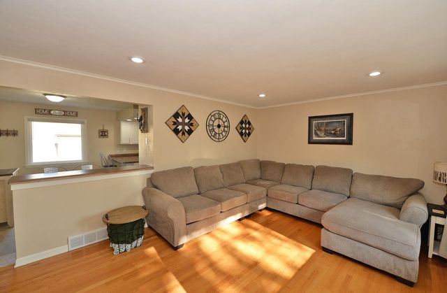 65 Virginia STREET, Racine, WI 53405