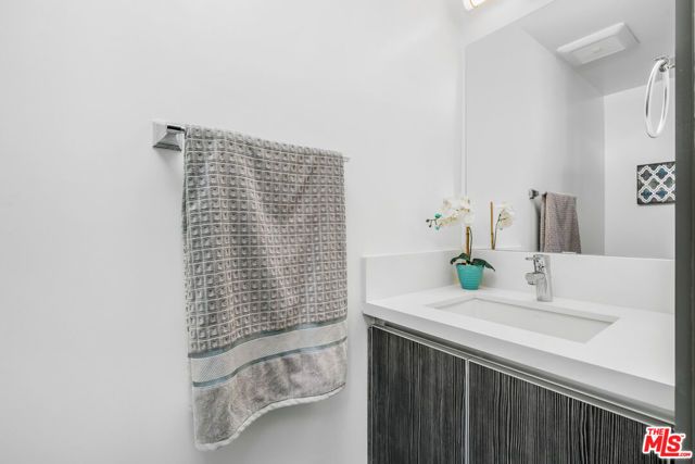 5066 Romaine Street, Los Angeles, CA 90029