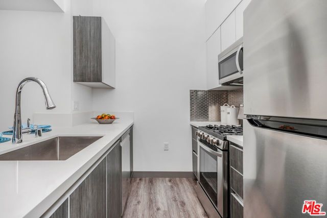 5066 Romaine Street, Los Angeles, CA 90029