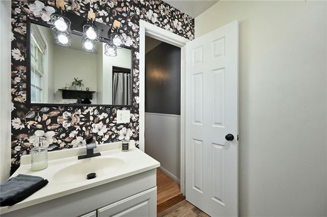 106 E 12th Street, Higginsville, MO 64037