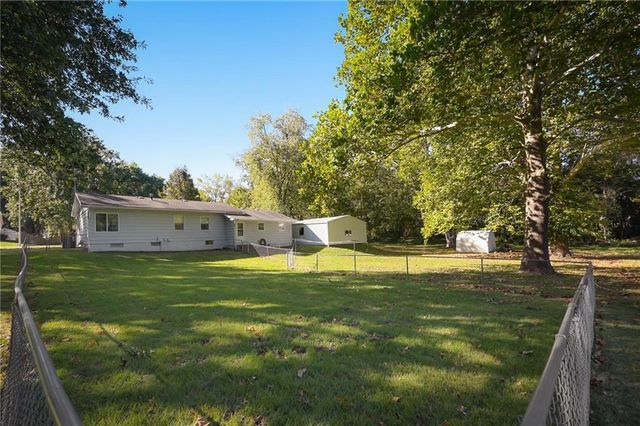 106 E 12th Street, Higginsville, MO 64037