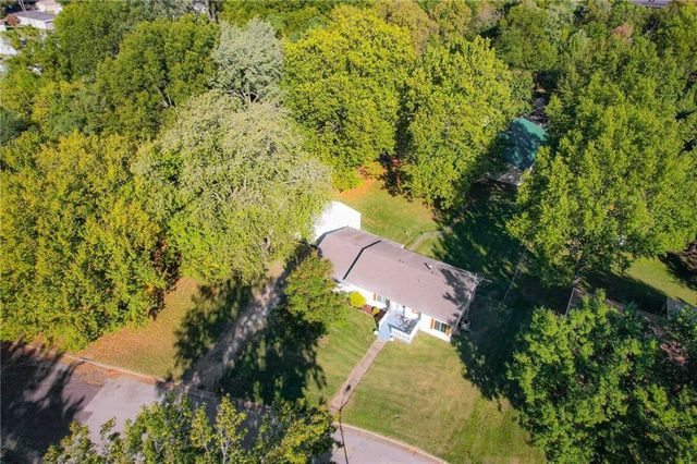 106 E 12th Street, Higginsville, MO 64037