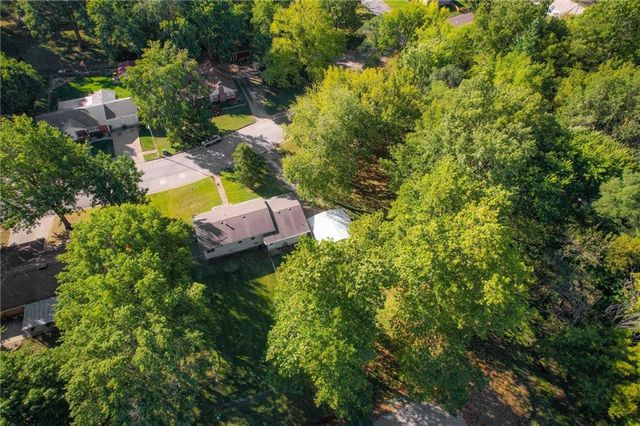 106 E 12th Street, Higginsville, MO 64037