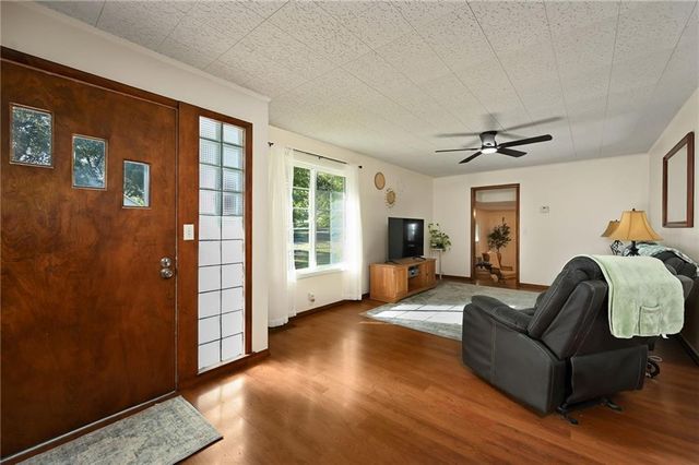 106 E 12th Street, Higginsville, MO 64037