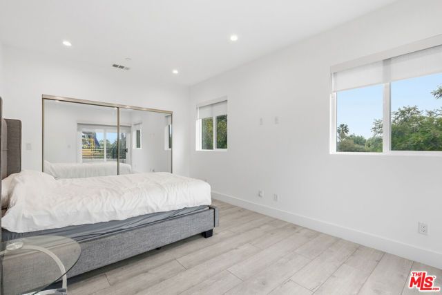 13822 Oxnard Street, Van Nuys (los Angeles), CA 91401