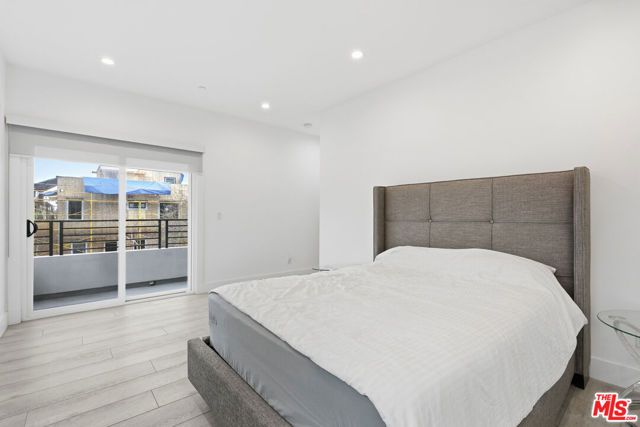 13822 Oxnard Street, Van Nuys (los Angeles), CA 91401