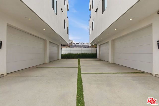 13822 Oxnard Street, Van Nuys (los Angeles), CA 91401