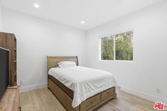 13822 Oxnard Street, Van Nuys (los Angeles), CA 91401