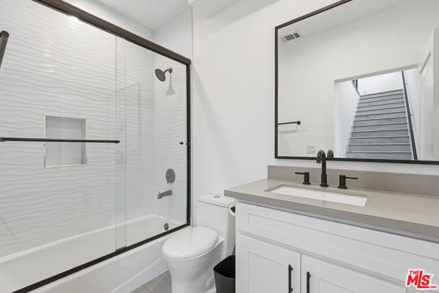 13822 Oxnard Street, Van Nuys (los Angeles), CA 91401