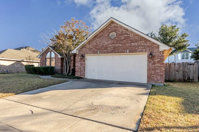6808 Moss Lane, North Richland Hills, TX 76182
