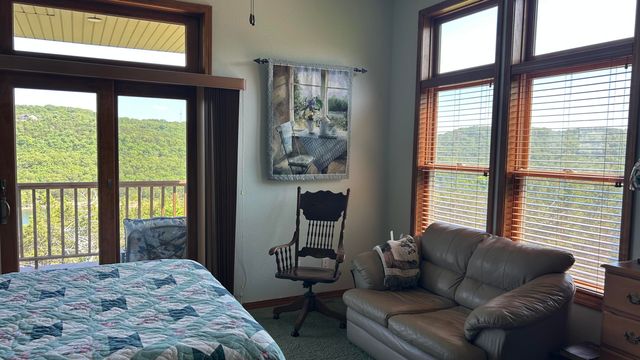 700 Shore Point Road, Blue Eye, MO 65611
