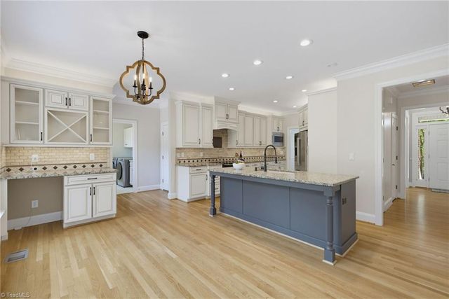 4613 Chesterfield Place, Jamestown, NC 27282
