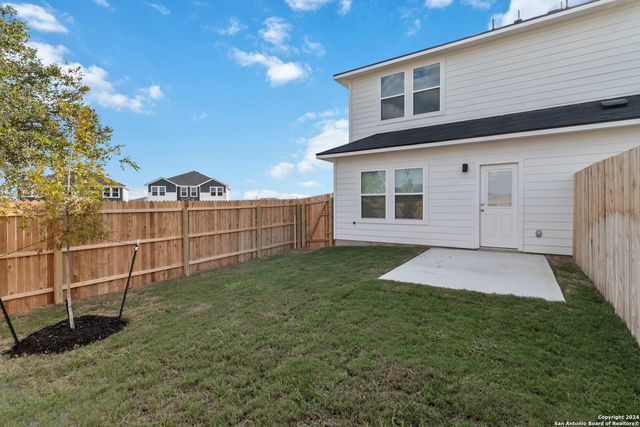 3916 Abbott Pass, St Hedwig, TX 78152