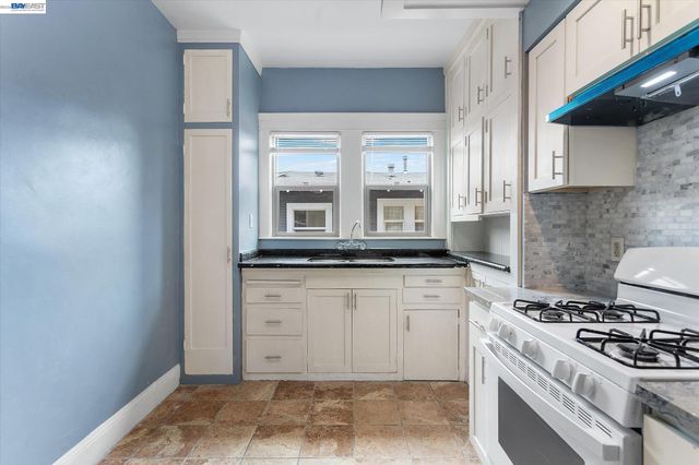 125 12th St, Richmond, CA 94801