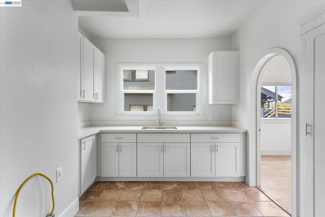 125 12th St, Richmond, CA 94801