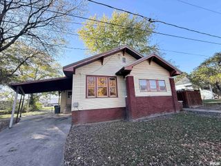 215 N 8TH Street, Mt Vernon, IL 62864