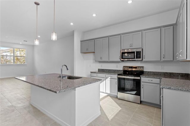 9812 TATE LANE, Tampa, FL 33626