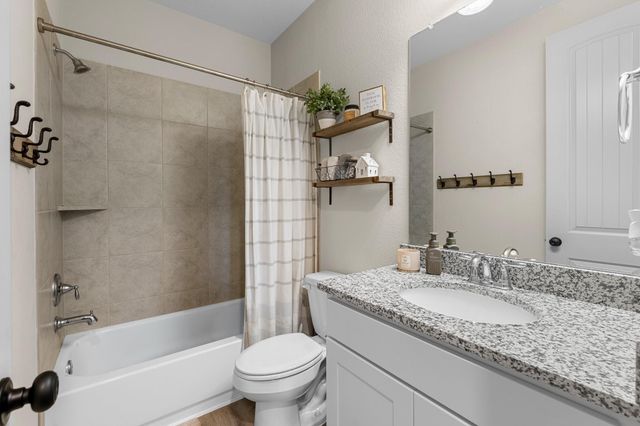 38466 Park View Drive, Hempstead, TX 77445