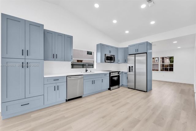 16054 SW 77th Ter, Miami, FL 33193