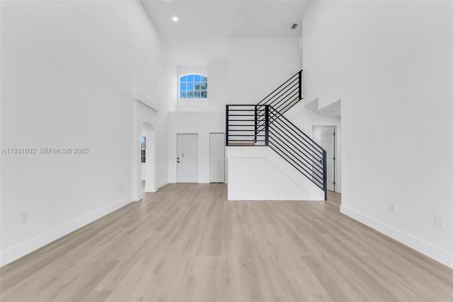 16054 SW 77th Ter, Miami, FL 33193