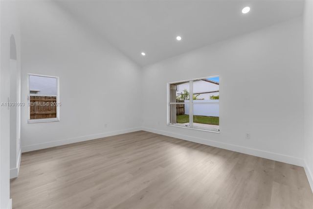 16054 SW 77th Ter, Miami, FL 33193