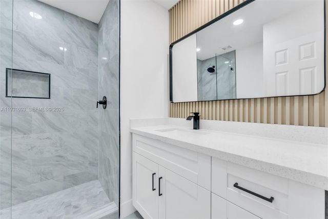 16054 SW 77th Ter, Miami, FL 33193