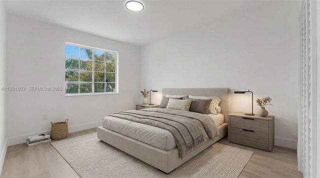 16054 SW 77th Ter, Miami, FL 33193